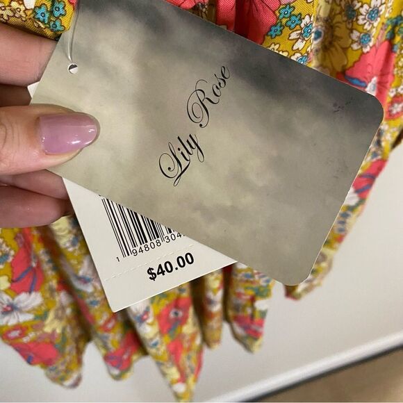 Lily Rose Short Sleeve Cross Back Romper - Picture 13 of 14